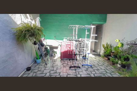 Casa à venda com 64m², 3 quartos e 1 vaga