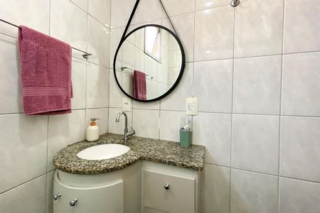 Banheiro de apartamento à venda com 2 quartos, 50m² em Horto, Belo Horizonte