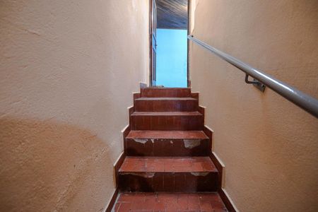 Escada de casa para alugar com 3 quartos, 70m² em Vila Industrial, Mogi das Cruzes