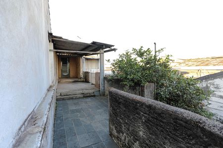 Quintal de casa para alugar com 3 quartos, 70m² em Vila Industrial, Mogi das Cruzes