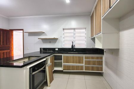 Casa para alugar com 155m², 4 quartos e 2 vagas Casa para alugar com 155m², 4 quartos e 2 vagasCozinha