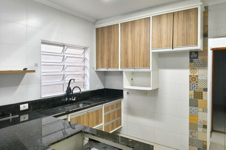 Casa para alugar com 155m², 4 quartos e 2 vagas Casa para alugar com 155m², 4 quartos e 2 vagasCozinha