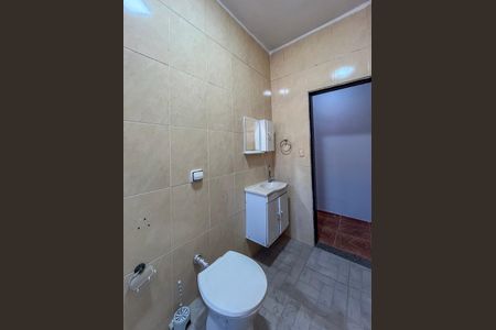 Casa para alugar com 100m², 2 quartos e 1 vaga Casa para alugar com 100m², 2 quartos e 1 vagaBanheiro 2
