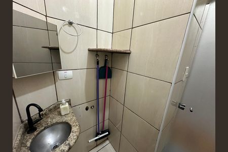 Banheiro de apartamento para alugar com 1 quarto, 15m² em Itararé, São Vicente