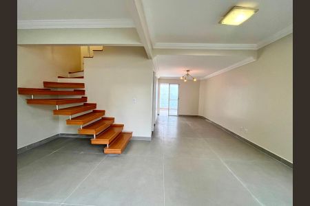 Casa para alugar com 249m², 3 quartos e 4 vagas Casa para alugar com 249m², 3 quartos e 4 vagasSala