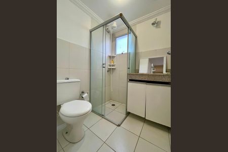 Casa para alugar com 249m², 3 quartos e 4 vagas Casa para alugar com 249m², 3 quartos e 4 vagasBanheiro da Suíte