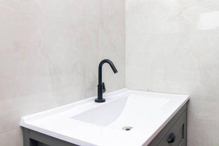 Apartamento à venda com 75m², 2 quartos e 1 vaga Apartamento à venda com 75m², 2 quartos e 1 vagaBanheiro