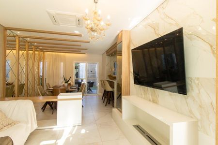 Casa de condomínio à venda com 320m², 3 quartos e 4 vagas Casa de condomínio à venda com 320m², 3 quartos e 4 vagasSala