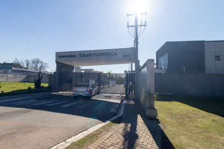 Casa de condomínio à venda com 320m², 3 quartos e 4 vagas Casa de condomínio à venda com 320m², 3 quartos e 4 vagasFAchada do Condominio