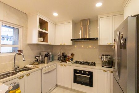 Casa de condomínio à venda com 320m², 3 quartos e 4 vagas Casa de condomínio à venda com 320m², 3 quartos e 4 vagasCozinha