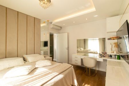 Casa de condomínio à venda com 320m², 3 quartos e 4 vagas Casa de condomínio à venda com 320m², 3 quartos e 4 vagasQuarto 1 Suite