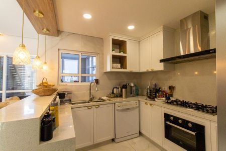 Casa de condomínio à venda com 320m², 3 quartos e 4 vagas Casa de condomínio à venda com 320m², 3 quartos e 4 vagasCozinha