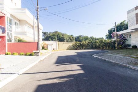 Casa de condomínio à venda com 320m², 3 quartos e 4 vagas Casa de condomínio à venda com 320m², 3 quartos e 4 vagasÁrea externa