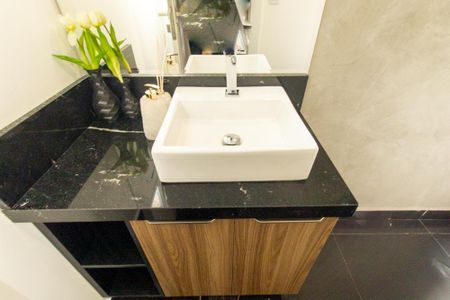 Casa de condomínio à venda com 320m², 3 quartos e 4 vagas Casa de condomínio à venda com 320m², 3 quartos e 4 vagasLavabo 2