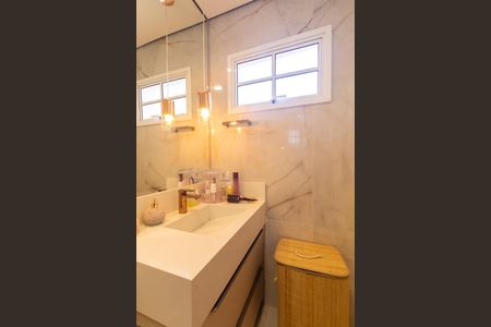 Casa de condomínio à venda com 320m², 3 quartos e 4 vagas Casa de condomínio à venda com 320m², 3 quartos e 4 vagasBanheiro da Suite 2