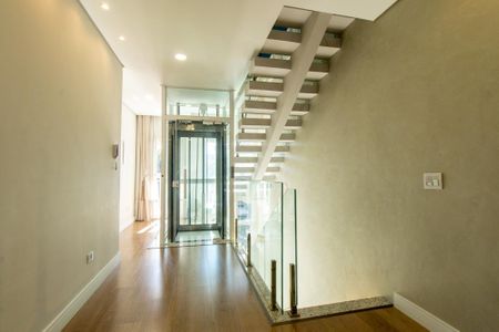 Casa de condomínio à venda com 320m², 3 quartos e 4 vagas Casa de condomínio à venda com 320m², 3 quartos e 4 vagasHall