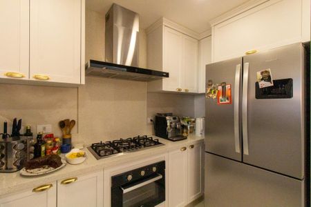 Casa de condomínio à venda com 320m², 3 quartos e 4 vagas Casa de condomínio à venda com 320m², 3 quartos e 4 vagasCozinha