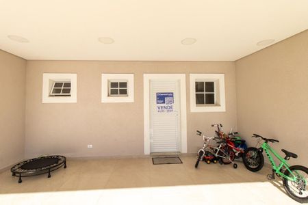 Casa de condomínio à venda com 320m², 3 quartos e 4 vagas Casa de condomínio à venda com 320m², 3 quartos e 4 vagasPlaca