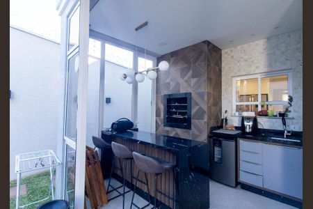 Casa de condomínio à venda com 320m², 3 quartos e 4 vagas Casa de condomínio à venda com 320m², 3 quartos e 4 vagasÁrea gourmet