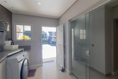 Casa de condomínio à venda com 320m², 3 quartos e 4 vagas Casa de condomínio à venda com 320m², 3 quartos e 4 vagasÁrea de Serviço