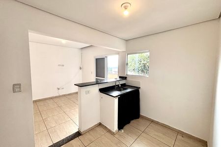 Cozinha  de casa para alugar com 2 quartos, 60m² em Jardim Jaú (zona Leste), São Paulo