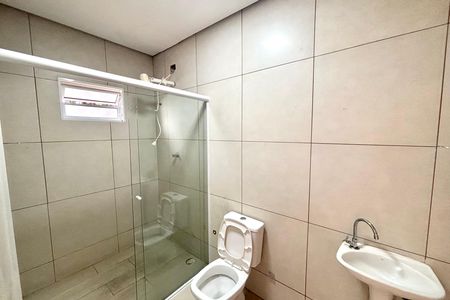 Banheiro  de casa para alugar com 2 quartos, 60m² em Jardim Jaú (zona Leste), São Paulo