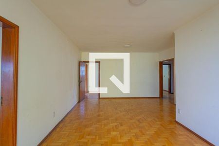 Casa para alugar com 300m², 4 quartos e 2 vagas