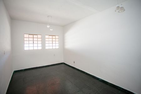 Casa para alugar com 60m², 2 quartos e 1 vaga Casa para alugar com 60m², 2 quartos e 1 vagaCopa