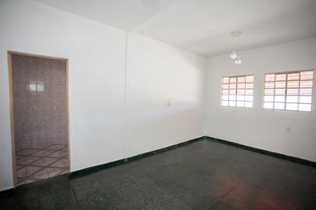 Casa para alugar com 60m², 2 quartos e 1 vaga Casa para alugar com 60m², 2 quartos e 1 vagaCopa