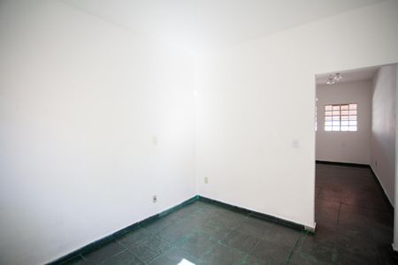 Casa para alugar com 2 quartos, 60m² em São Luiz, Contagem