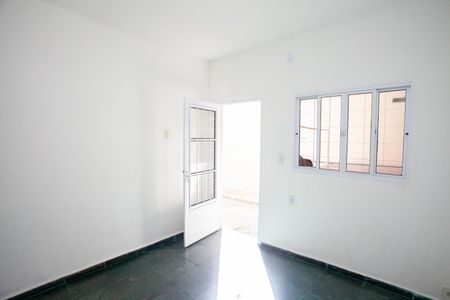Sala de casa para alugar com 2 quartos, 60m² em São Luiz, Contagem