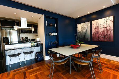 Apartamento à venda com 127m², 3 quartos e 3 vagas Apartamento à venda com 127m², 3 quartos e 3 vagasSala