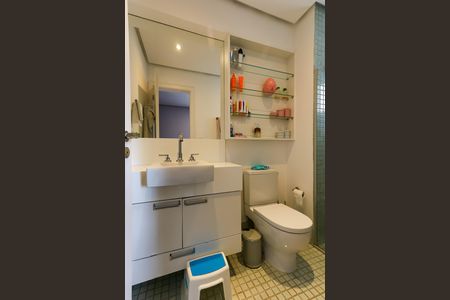 Apartamento à venda com 127m², 3 quartos e 3 vagas Apartamento à venda com 127m², 3 quartos e 3 vagasBanheiro da Suíte 1