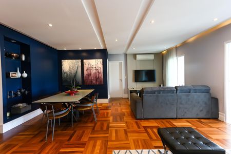 Apartamento à venda com 127m², 3 quartos e 3 vagas Apartamento à venda com 127m², 3 quartos e 3 vagasSala
