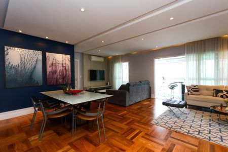 Apartamento à venda com 127m², 3 quartos e 3 vagas Apartamento à venda com 127m², 3 quartos e 3 vagasSala