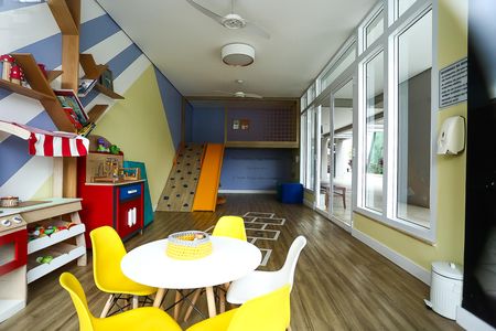 Apartamento à venda com 127m², 3 quartos e 3 vagas Apartamento à venda com 127m², 3 quartos e 3 vagasÁrea comum - Playground