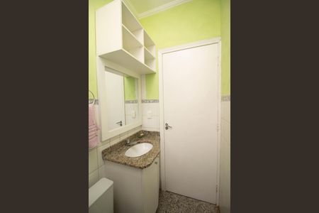 Casa de condomínio para alugar com 120m², 3 quartos e 2 vagas Casa de condomínio para alugar com 120m², 3 quartos e 2 vagasBanheiro da Suíte