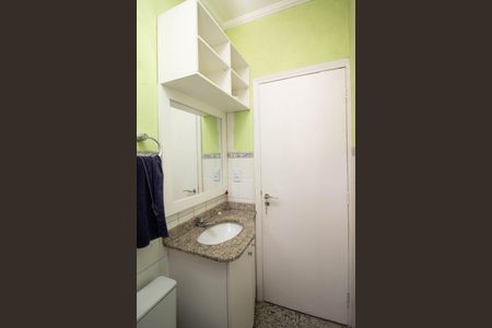 Casa de condomínio para alugar com 120m², 3 quartos e 2 vagas Casa de condomínio para alugar com 120m², 3 quartos e 2 vagasBanheiro Corredor