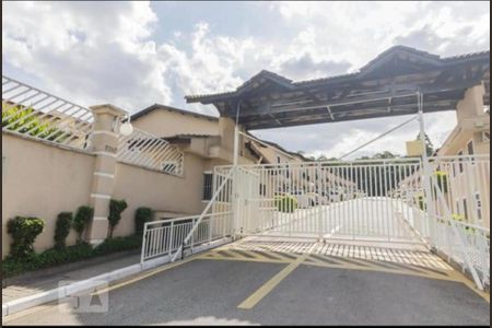 Casa de condomínio para alugar com 120m², 3 quartos e 2 vagas Casa de condomínio para alugar com 120m², 3 quartos e 2 vagasFachada e portaria