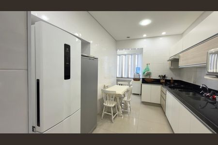 Cozinha de apartamento para alugar com 5 quartos, 207m² em Centro, Guarujá