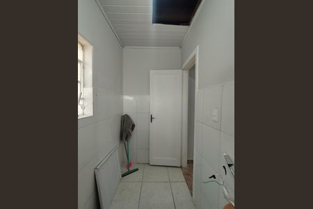 Banheiro - torneira de casa para alugar com 2 quartos, 150m² em Vila Nair, São Paulo