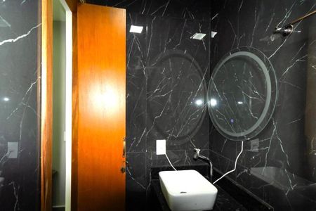 Banheiro de apartamento para alugar com 2 quartos, 35m² em Parque Santa Madalena, São Paulo