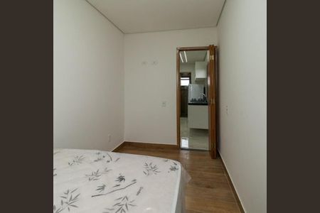 Dormitório 1 de apartamento para alugar com 2 quartos, 34m² em Parque Santa Madalena, São Paulo