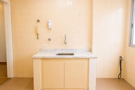 Cozinha de apartamento para alugar com 2 quartos, 55m² em Bela Vista, São Paulo