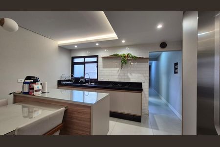 Apartamento à venda com 97m², 3 quartos e 2 vagas Apartamento à venda com 97m², 3 quartos e 2 vagasCozinha