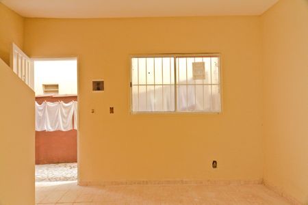Sala de casa para alugar com 2 quartos, 90m² em Parque Peruche, São Paulo
