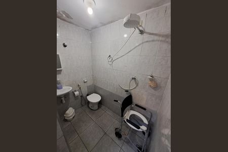 Banheiro de casa à venda com 3 quartos, 135m² em Parque Edu Chaves, São Paulo