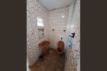 Banheiro de casa à venda com 3 quartos, 135m² em Parque Edu Chaves, São Paulo