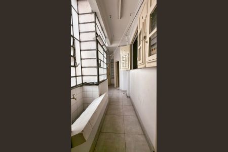 Apartamento à venda com 90m², 3 quartos e sem vaga Apartamento à venda com 90m², 3 quartos e sem vagaCorredor