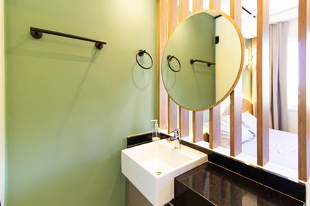 Banheiro de kitnet/studio à venda com 1 quarto, 20m² em Lapa, São Paulo